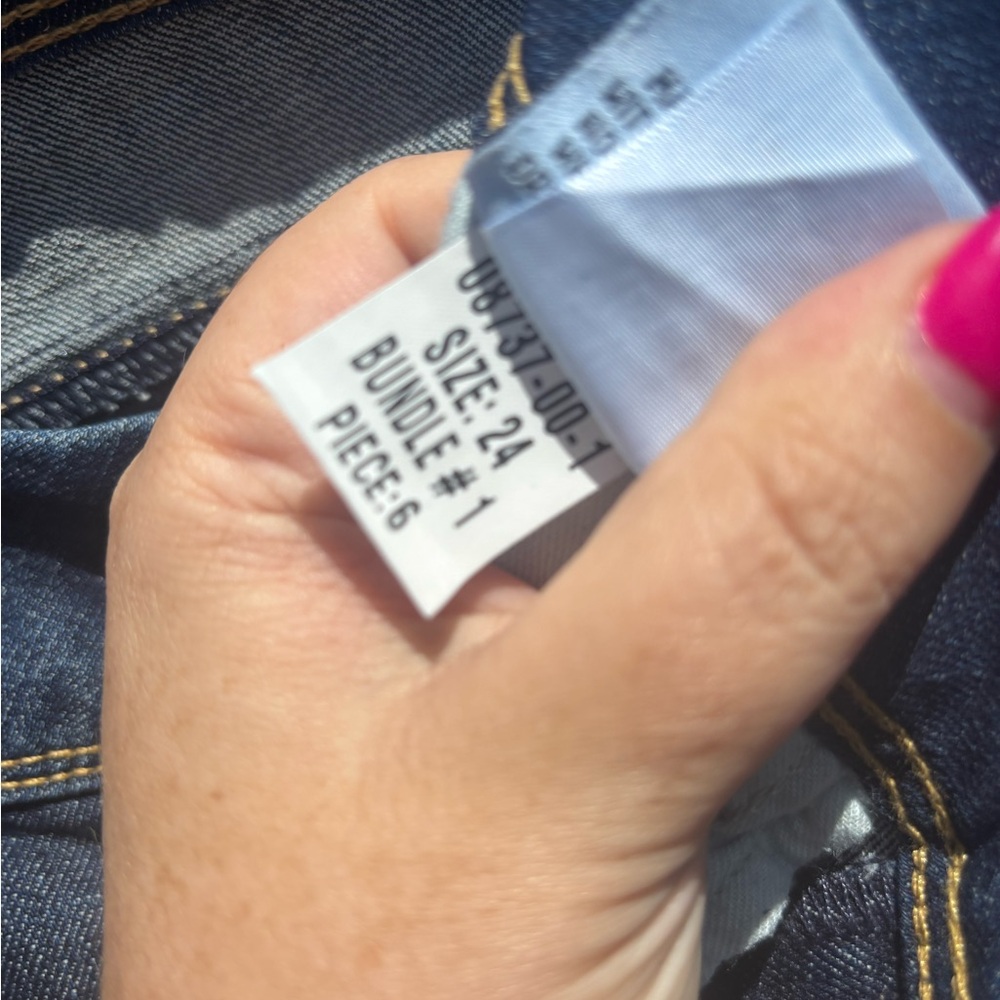 EUC Women’s Hudson Collin Flap Skinny Jean Size 24 waist 29” - Picture 9 of 9